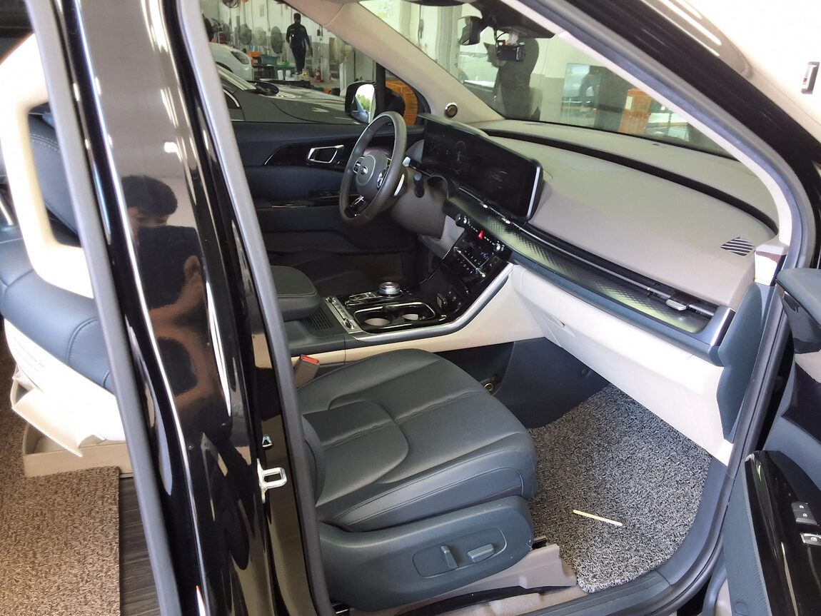 KIA NEW CARNIVAL (KA4) HI-LIMOUSINE SPECIAL BODY NOBLE KLASSE L9 2021 - zdjęcie 14