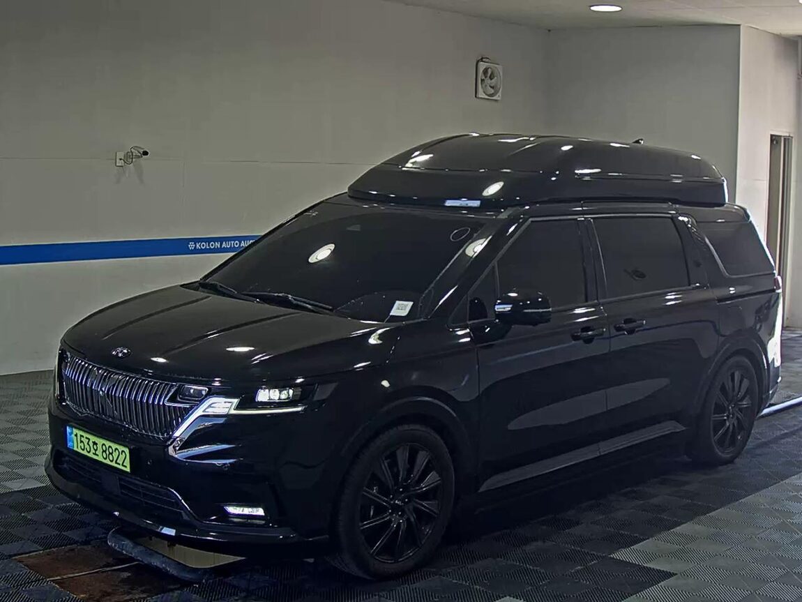 KIA NEW CARNIVAL (KA4) HI-LIMOUSINE SPECIAL BODY NOBLE KLASSE L9 2021 - zdjęcie 2
