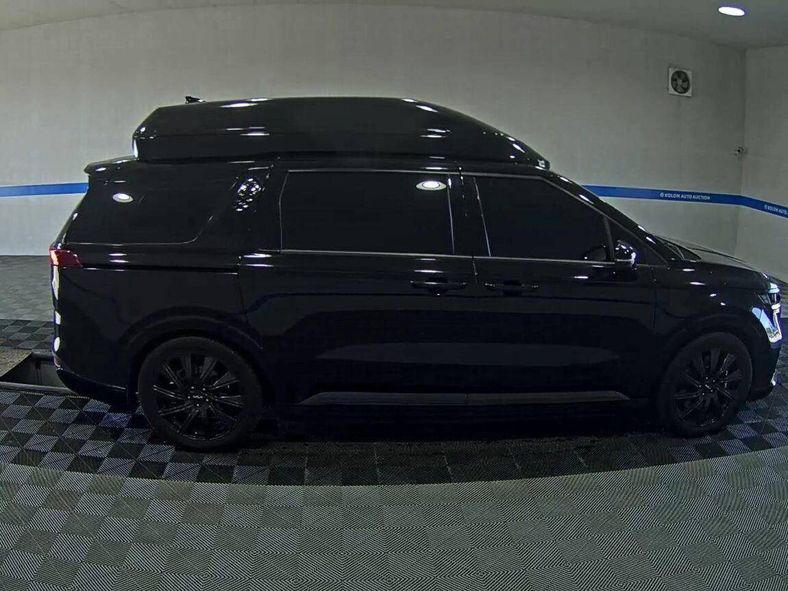 KIA NEW CARNIVAL (KA4) HI-LIMOUSINE SPECIAL BODY NOBLE KLASSE L9 2021 - zdjęcie 4