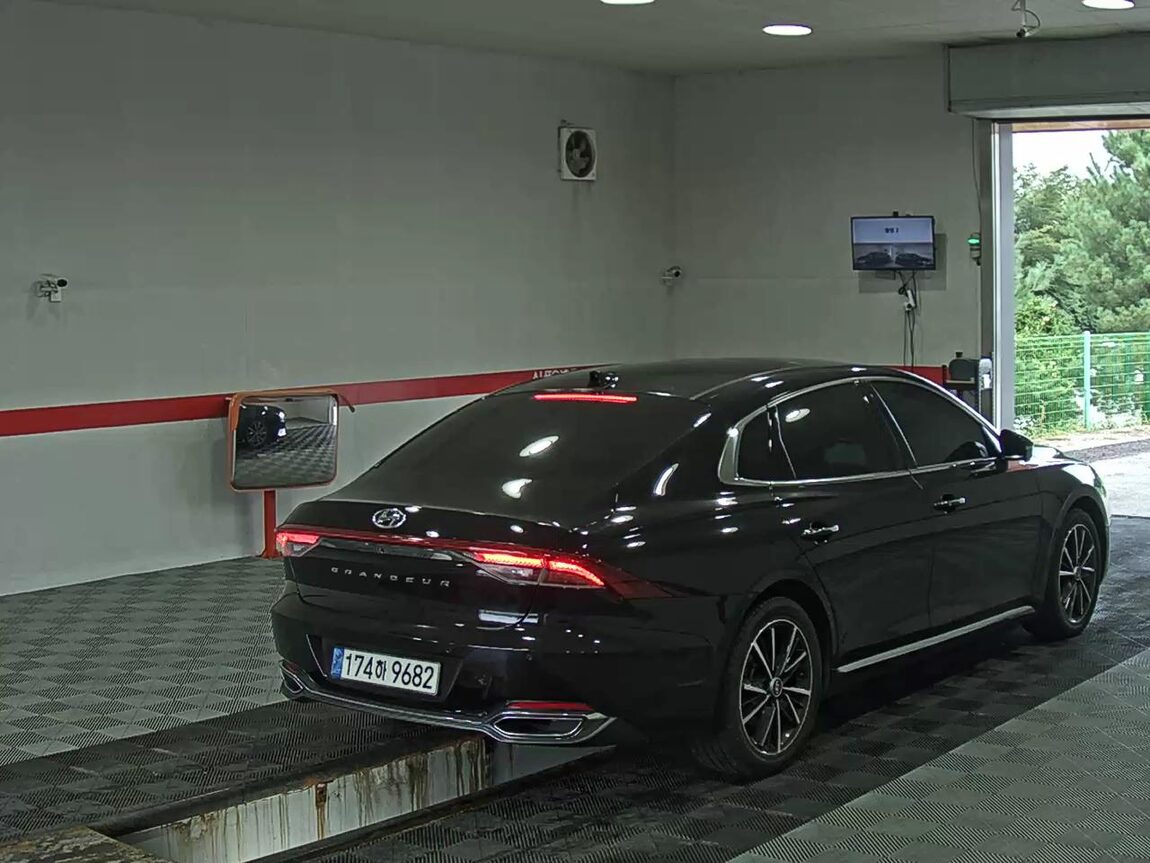 HYUNDAI THE NEW GRANDEUR IG GASOLINE 2.5 LE BLANC 2023 - zdjęcie 5