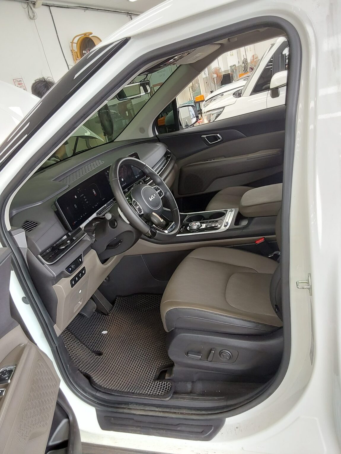 KIA THE NEW CARNIVAL (KA4) 9-SEATER DIESEL NOBLESSE 2024 - zdjęcie 10