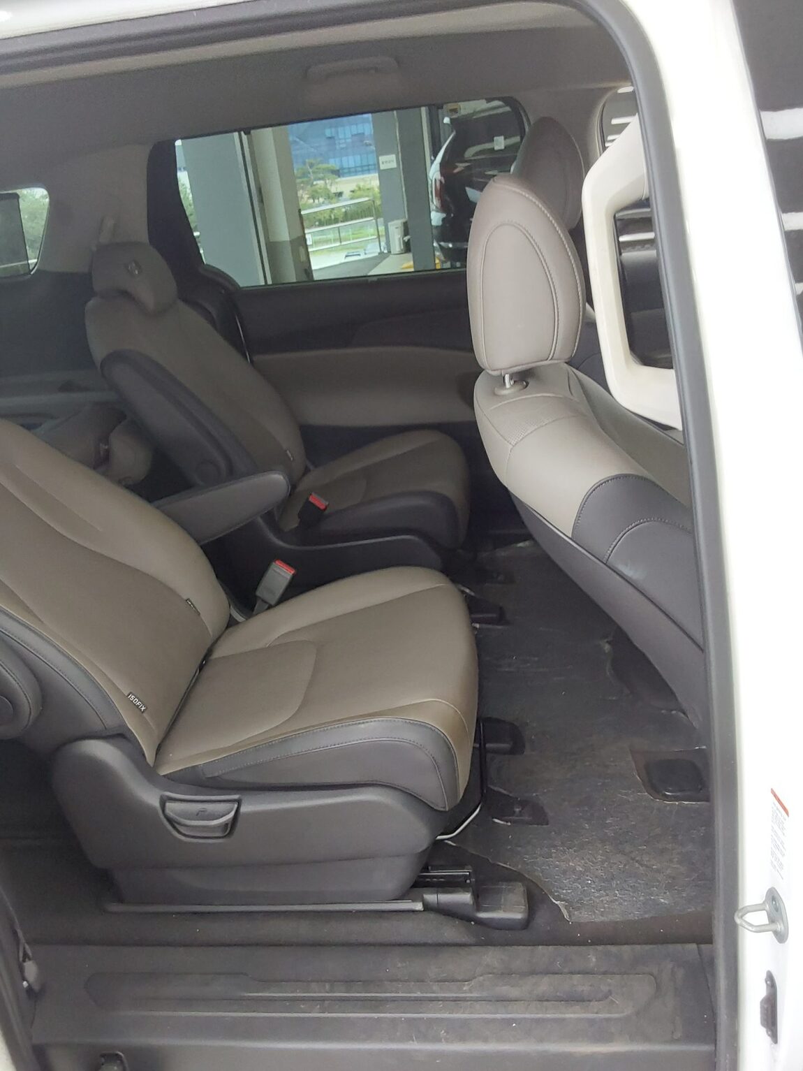 KIA THE NEW CARNIVAL (KA4) 9-SEATER DIESEL NOBLESSE 2024 - zdjęcie 13