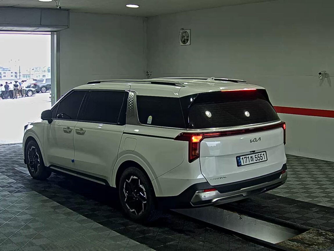 KIA THE NEW CARNIVAL (KA4) 9-SEATER DIESEL NOBLESSE 2024 - zdjęcie 6