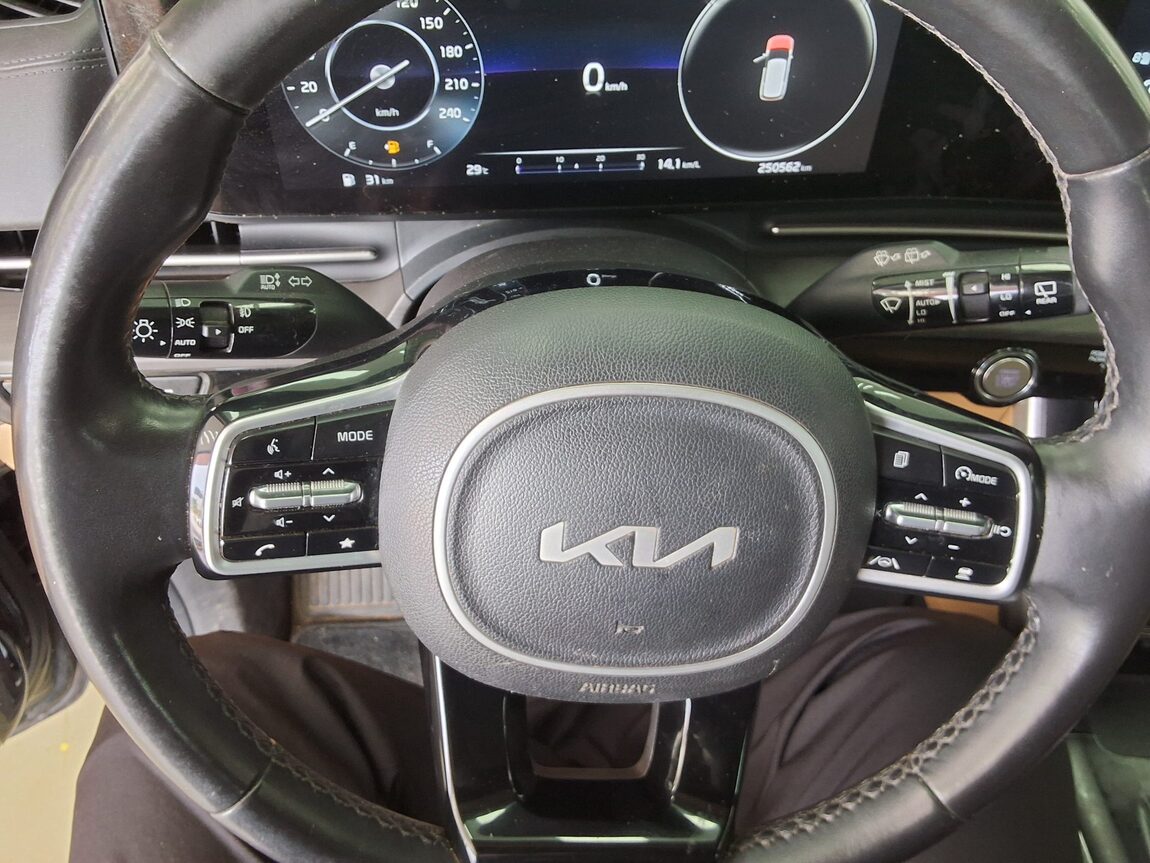 KIA THE NEW CARNIVAL (KA4) 9-SEATER DIESEL PRESTIGE 2022 - zdjęcie 17