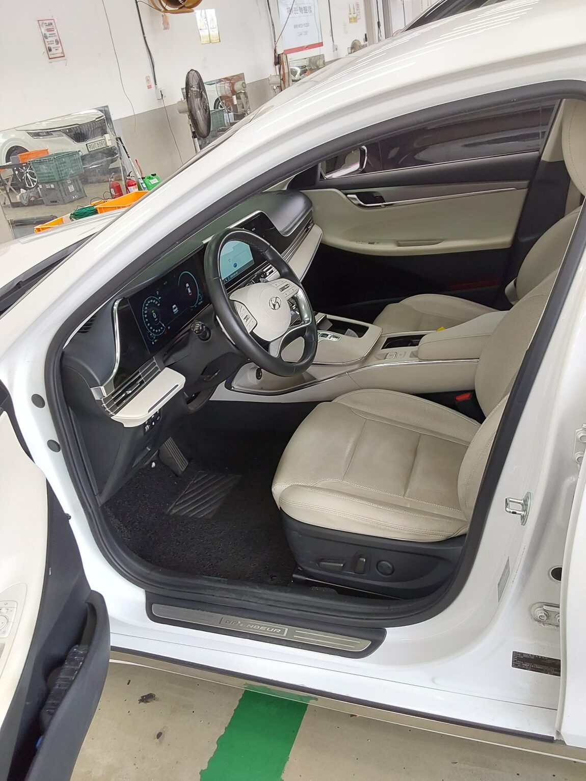 HYUNDAI THE NEW GRANDEUR IG HYBRID 2.4 HEV LE BLANC 2022 - zdjęcie 10