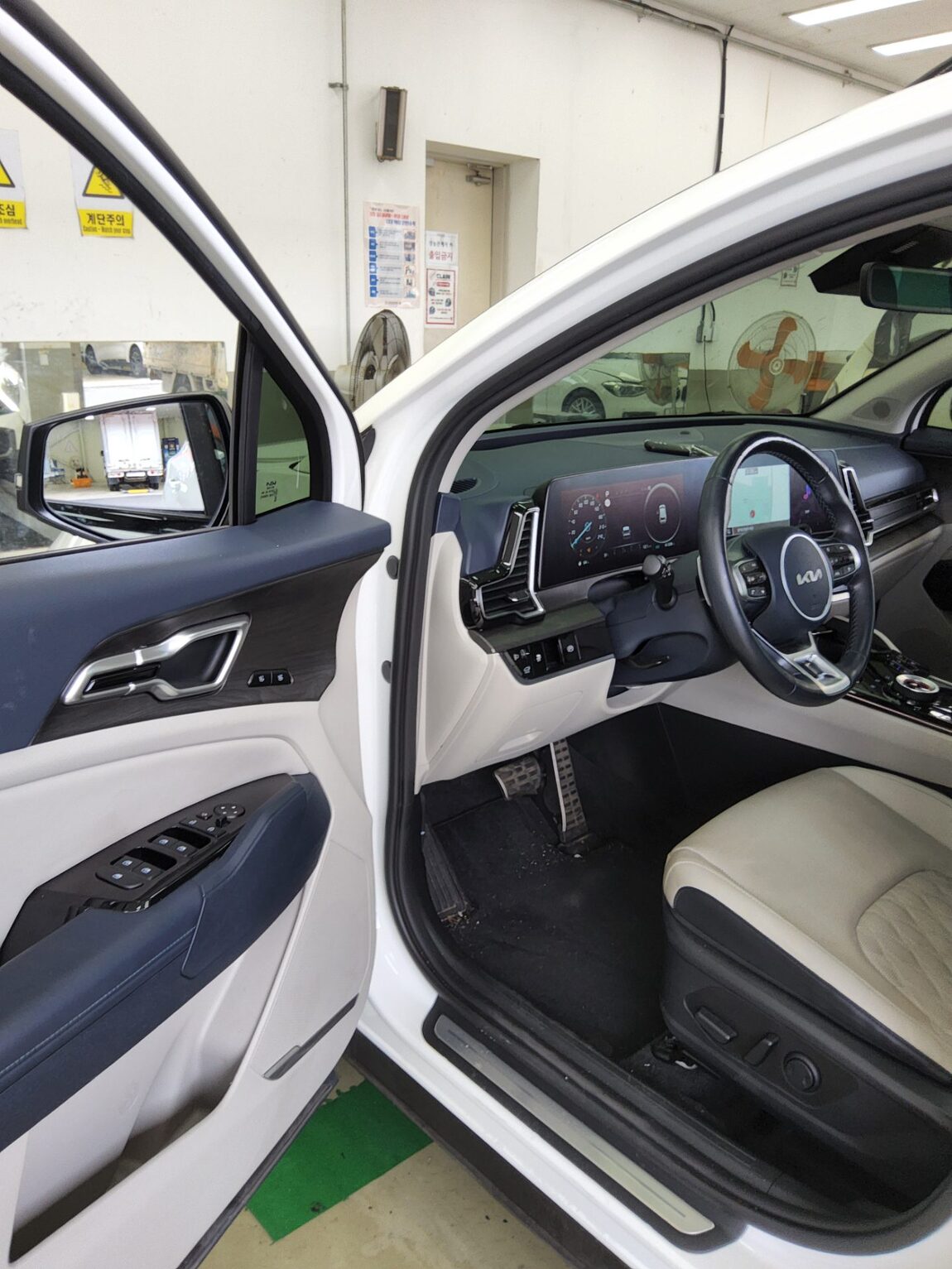 KIA THE ALL NEW SPORTAGE 2.0 DIESEL 2WD SIGNATURE 2022 - zdjęcie 10