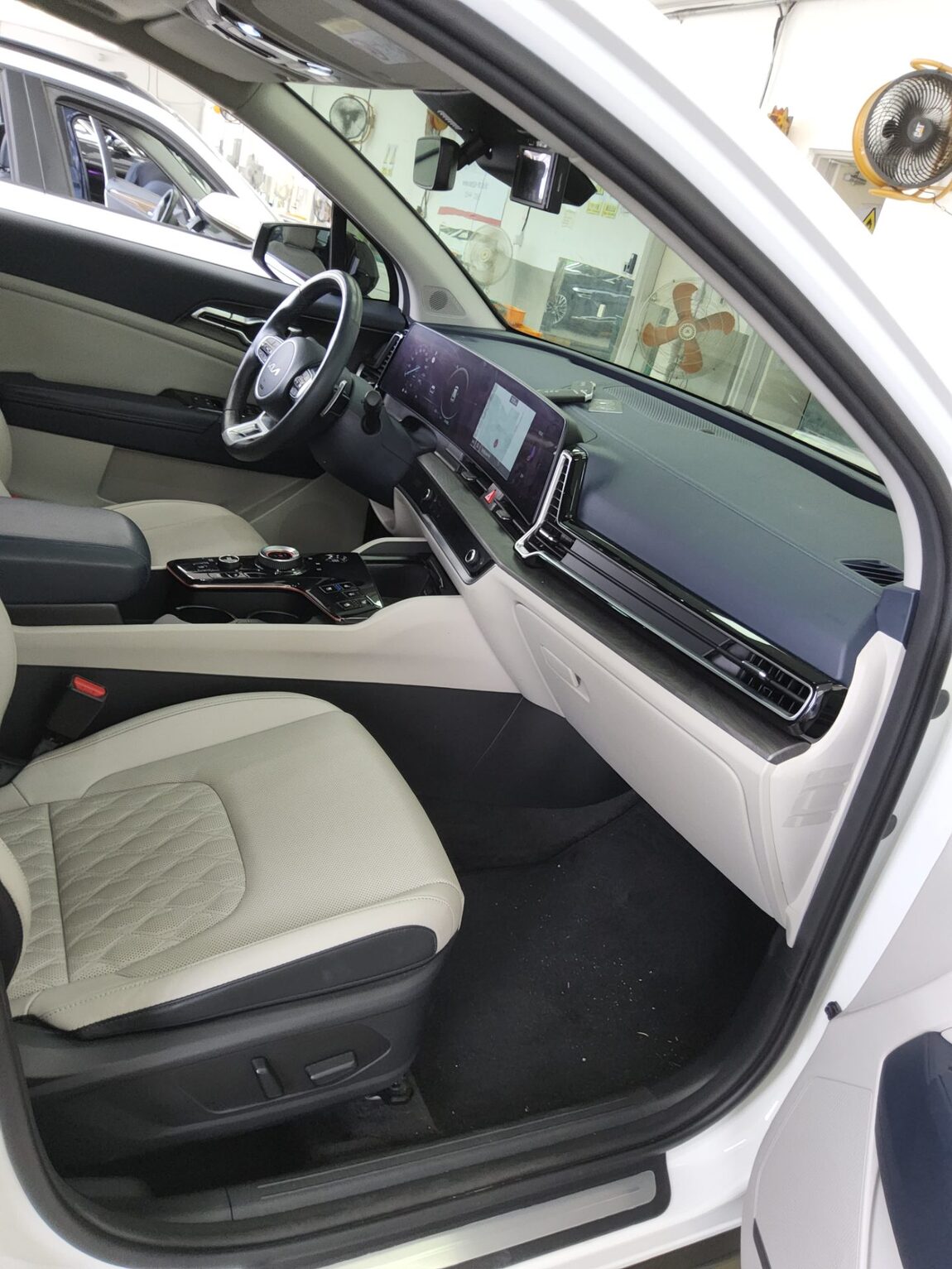 KIA THE ALL NEW SPORTAGE 2.0 DIESEL 2WD SIGNATURE 2022 - zdjęcie 14