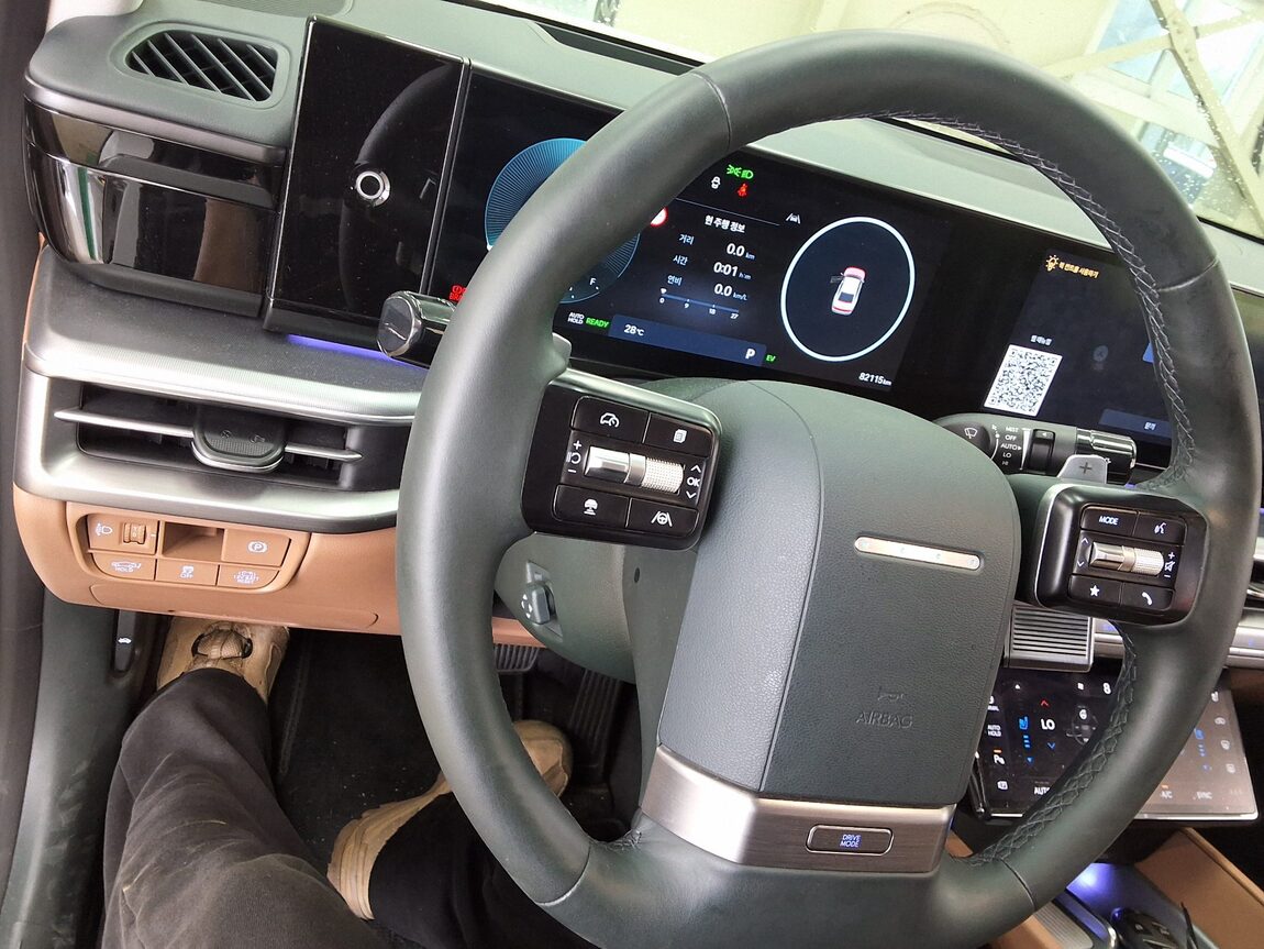 HYUNDAI THE ALL NEW GRANDEUR HYBRID 1.6 HYBRID EXCLUSIVE 2023 - zdjęcie 23