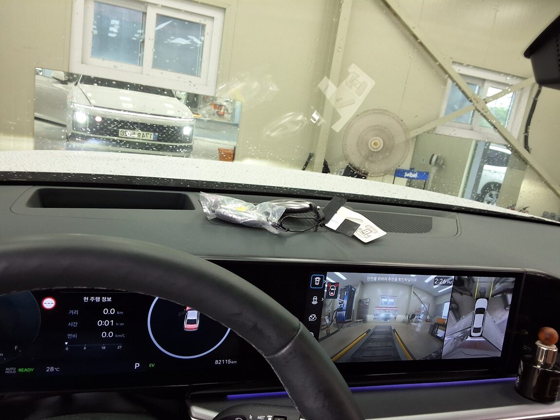 HYUNDAI THE ALL NEW GRANDEUR HYBRID 1.6 HYBRID EXCLUSIVE 2023 - zdjęcie 25