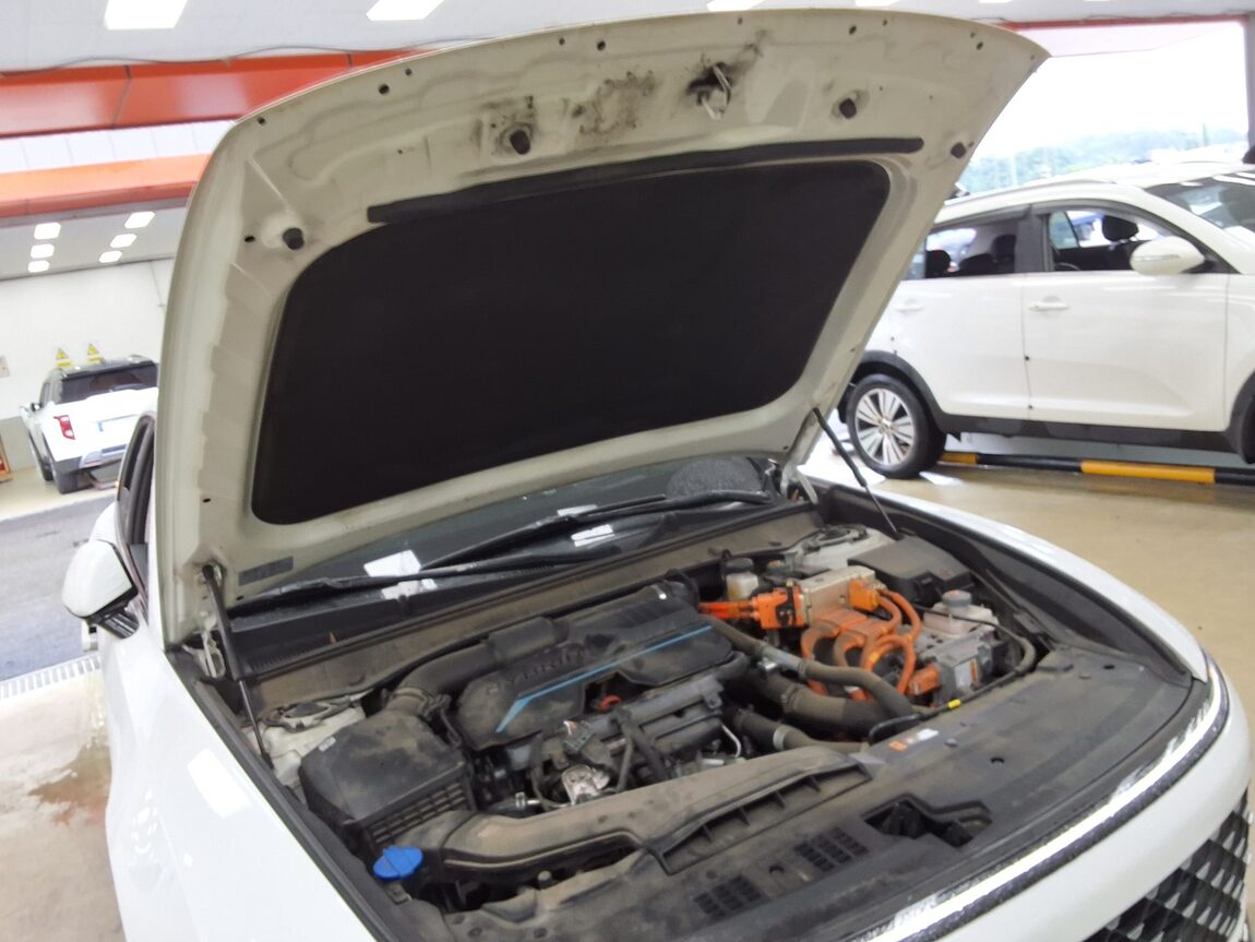 HYUNDAI THE ALL NEW GRANDEUR HYBRID 1.6 HYBRID EXCLUSIVE 2023 - zdjęcie 18