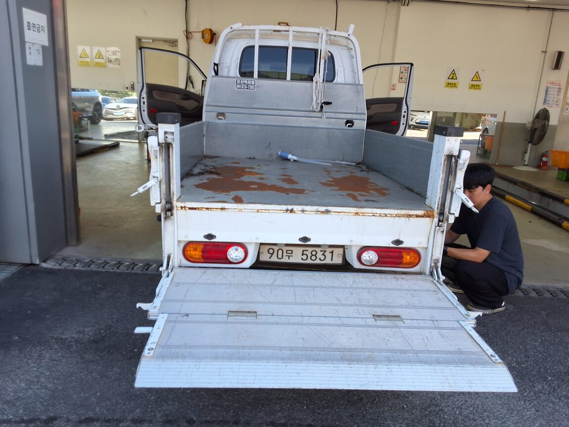 HYUNDAI PORTER II POWER GATE DOUBLE CAB 2022 - zdjęcie 16