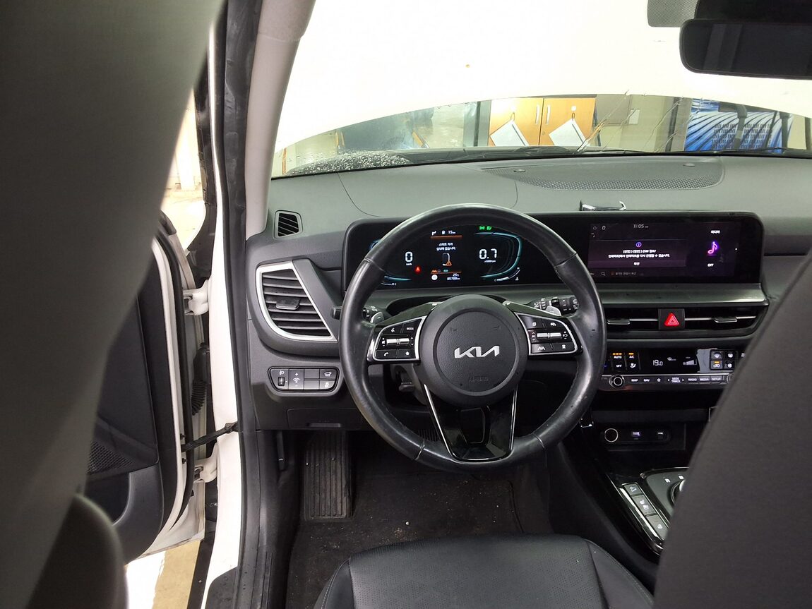 KIA THE NEW SELTOS 1.6 GASOLINE TURBO 2WD SIGNATURE 2023 - zdjęcie 19