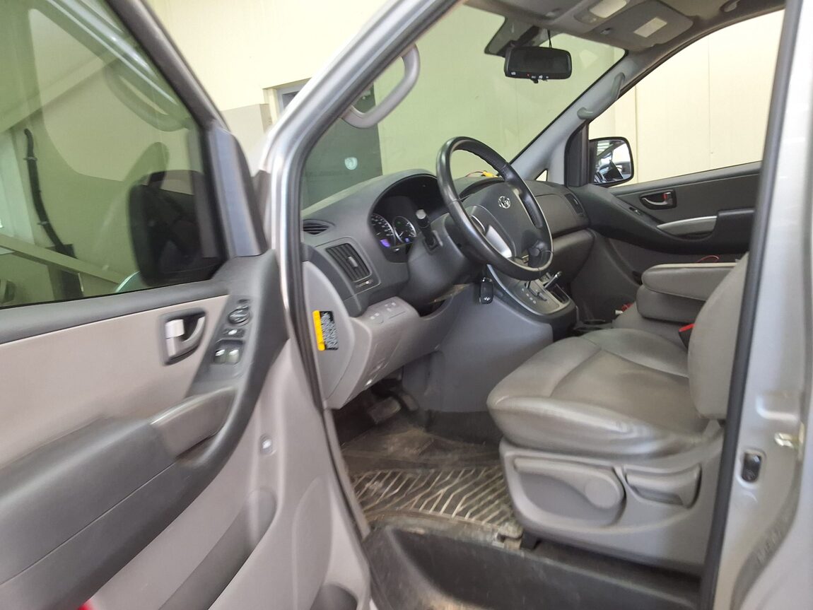 HYUNDAI THE NEW GRAND STAREX 3-SEATER DIESEL VAN SMART 2021 - zdjęcie 11