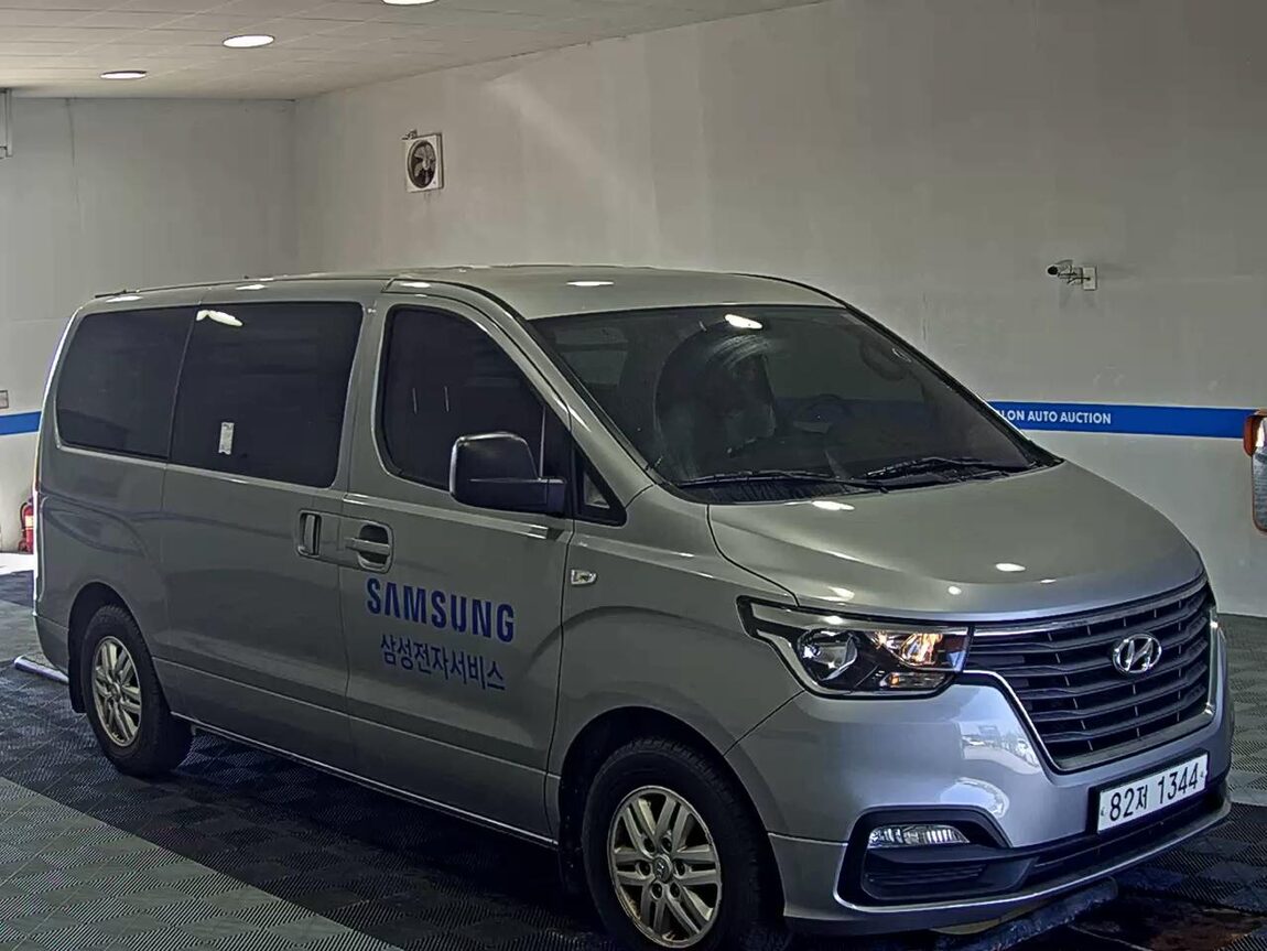 HYUNDAI THE NEW GRAND STAREX 3-SEATER DIESEL VAN SMART 2021 - zdjęcie 3