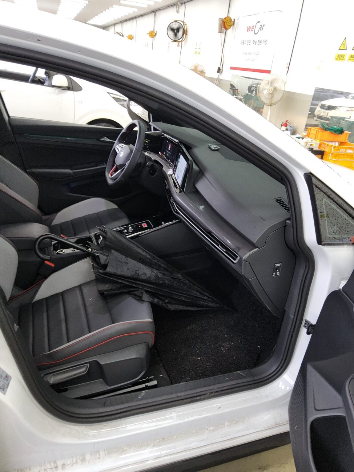 VOLKSWAGEN GOLF (8TH GEN) 2.0 GTI 2024 - zdjęcie 14