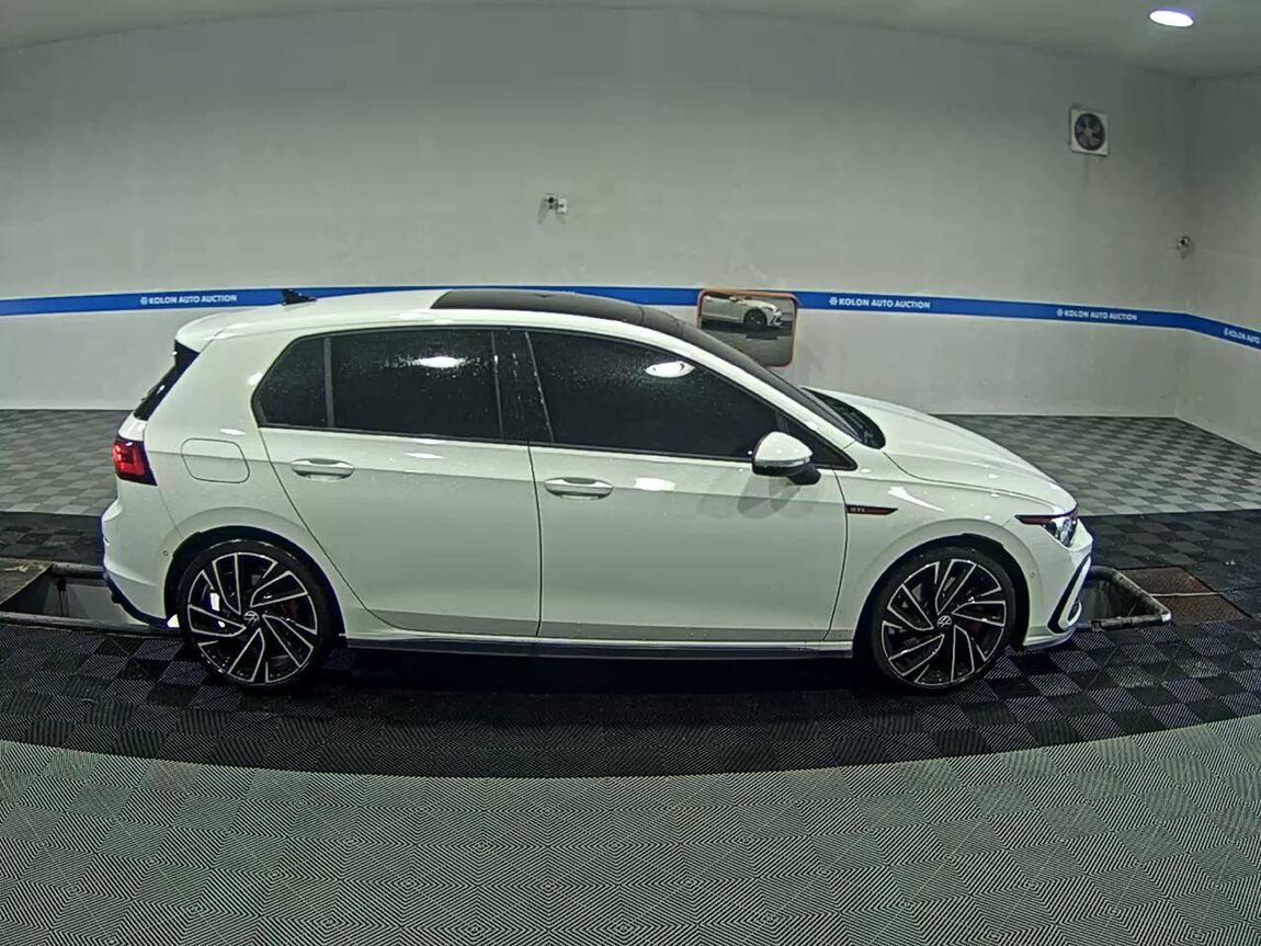 VOLKSWAGEN GOLF (8TH GEN) 2.0 GTI 2024 - zdjęcie 4