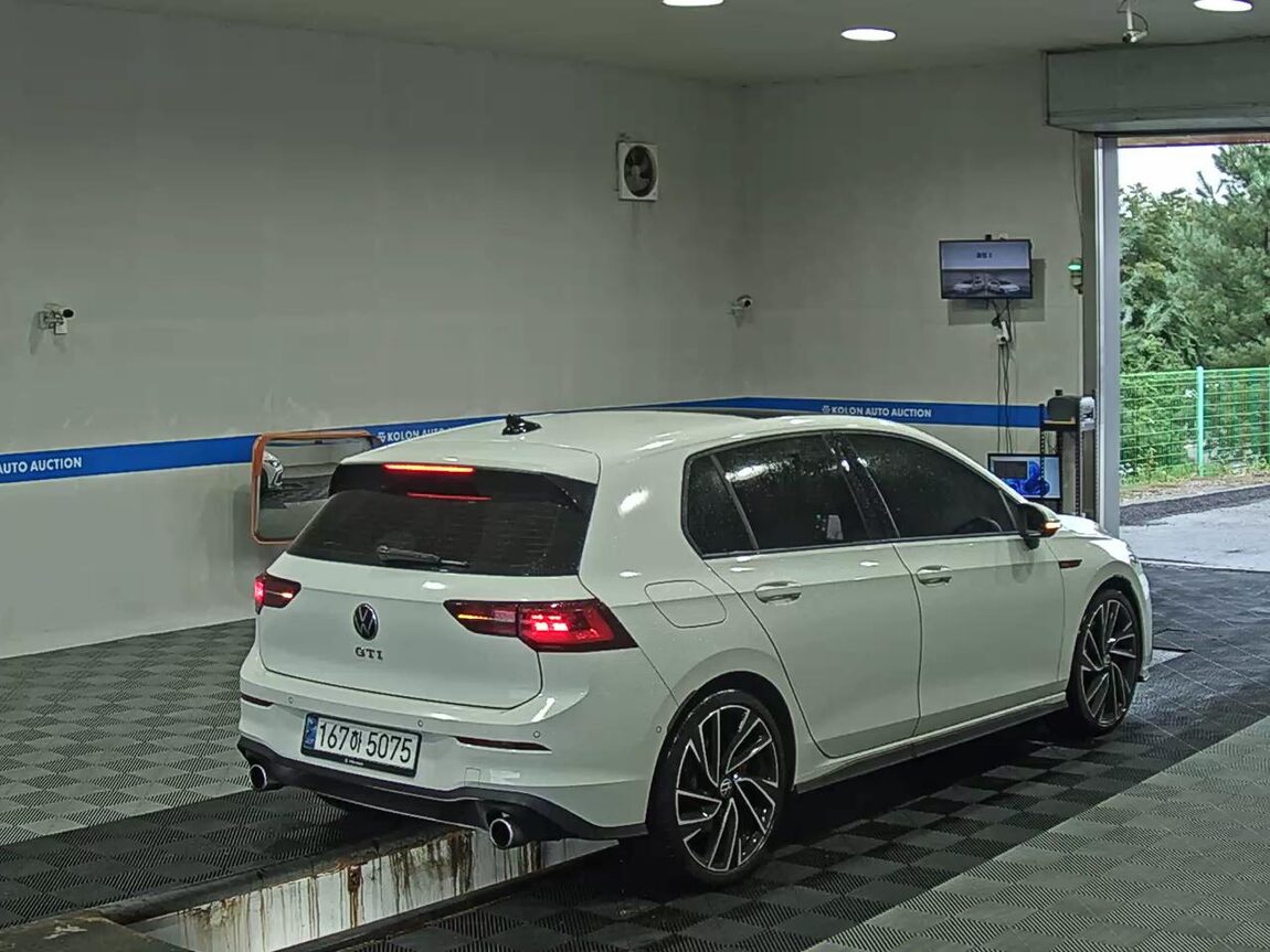 VOLKSWAGEN GOLF (8TH GEN) 2.0 GTI 2024 - zdjęcie 5