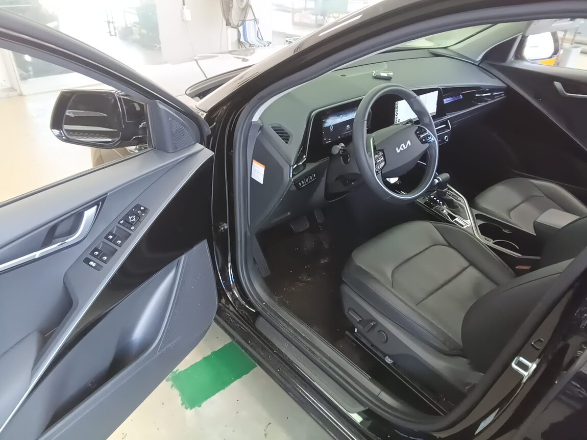 KIA THE ALL NEW NIRO 1.6 HEV PRESTIGE 2022 - zdjęcie 10