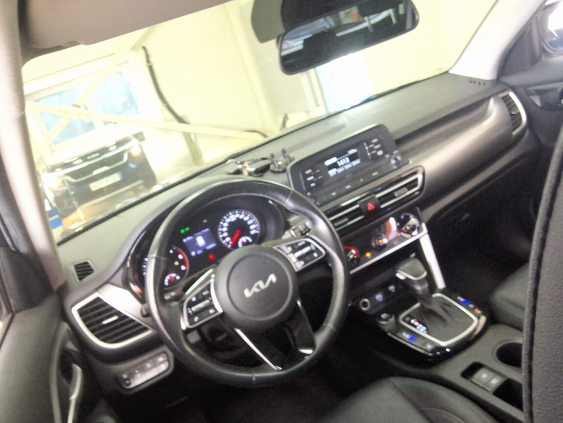 KIA SELTOS 1.6 DIESEL 2WD PRESTIGE 2022 - zdjęcie 12