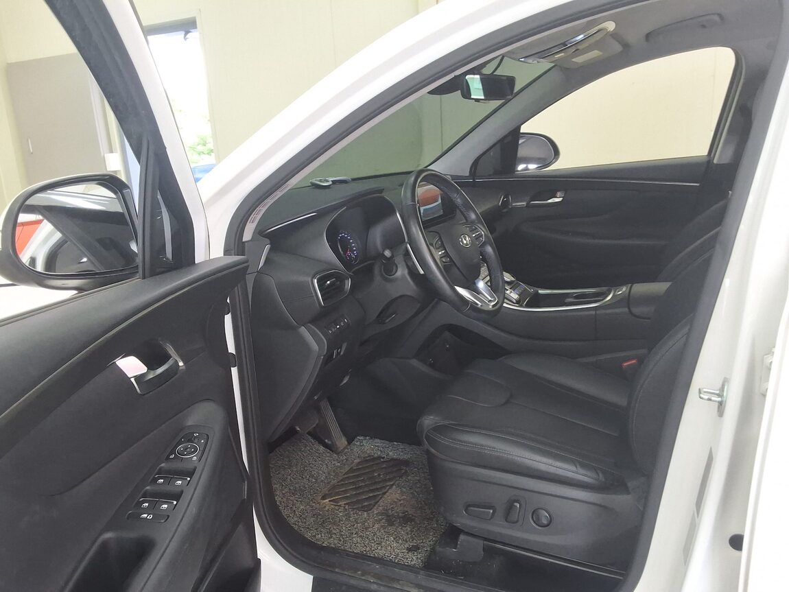 HYUNDAI THE NEW SANTA FE DIESEL 2.2 2WD PRESTIGE 2023 - zdjęcie 11