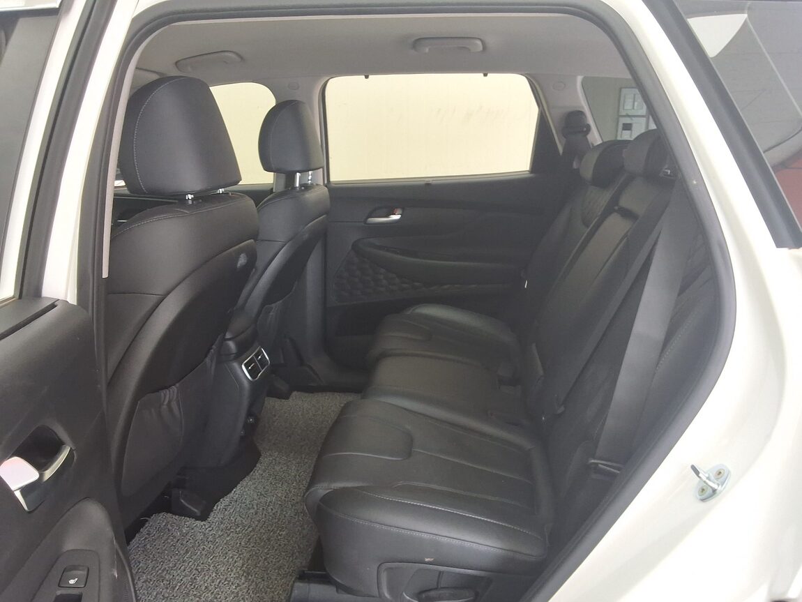 HYUNDAI THE NEW SANTA FE DIESEL 2.2 2WD PRESTIGE 2023 - zdjęcie 13