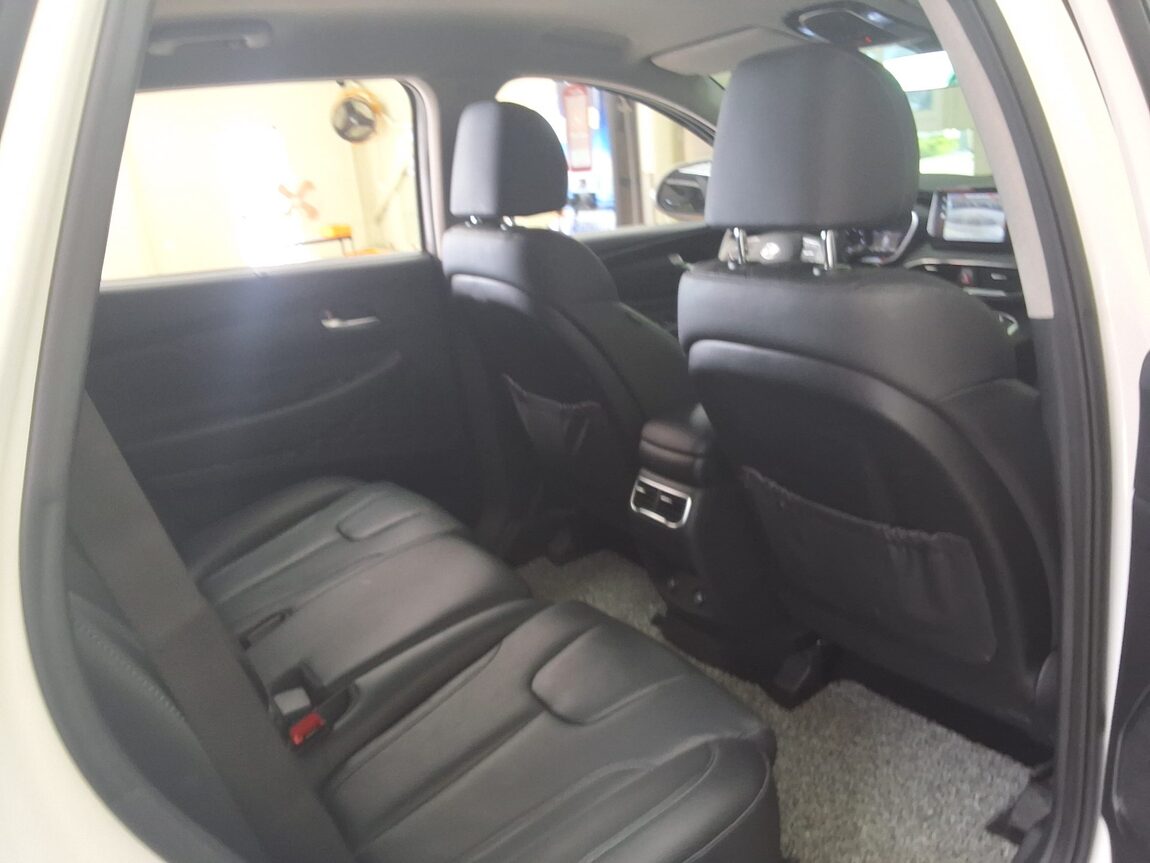 HYUNDAI THE NEW SANTA FE DIESEL 2.2 2WD PRESTIGE 2023 - zdjęcie 14