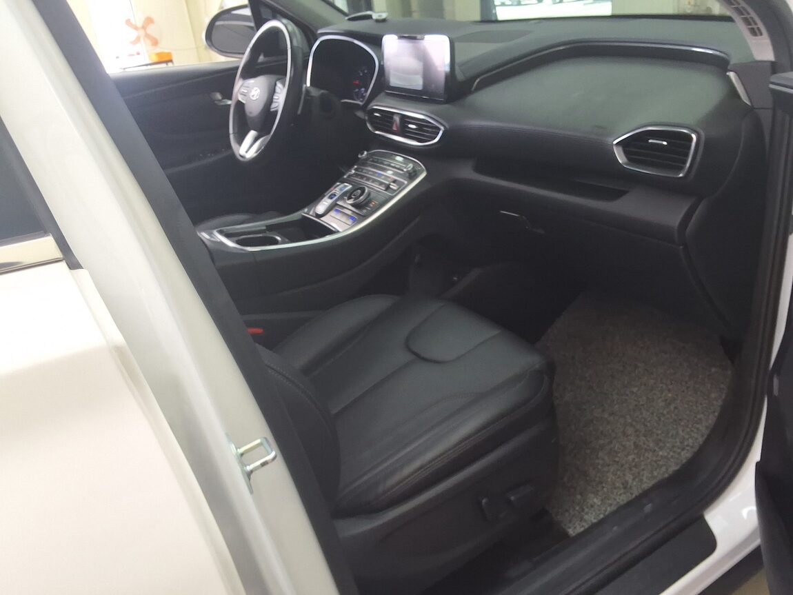 HYUNDAI THE NEW SANTA FE DIESEL 2.2 2WD PRESTIGE 2023 - zdjęcie 15