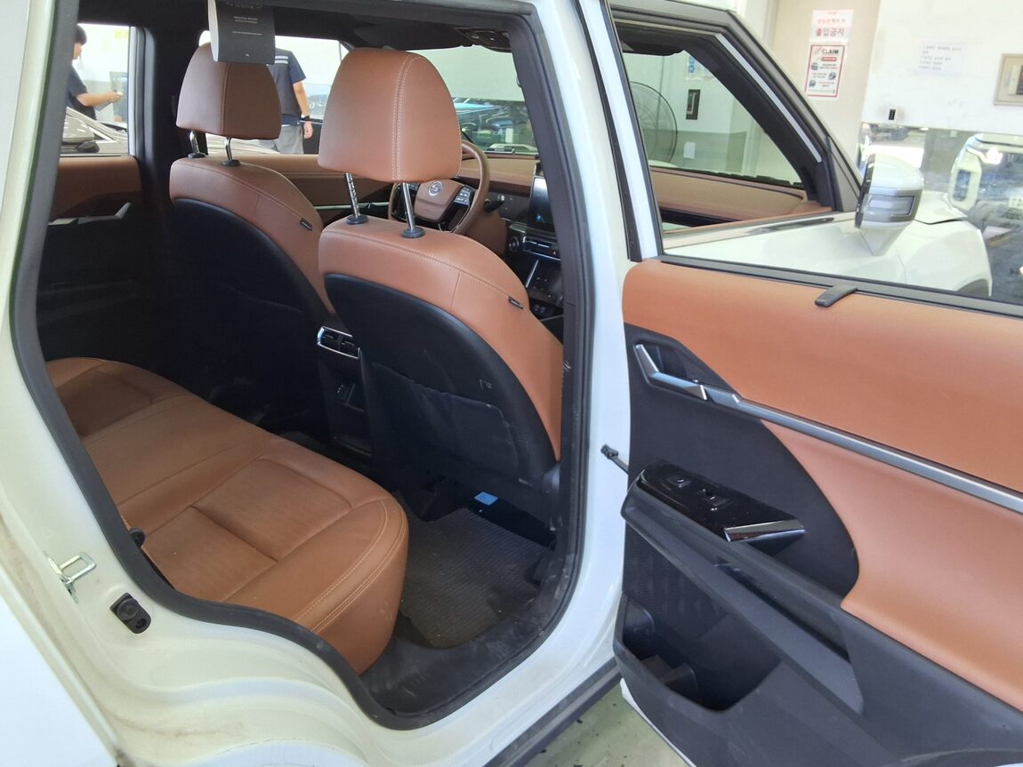 KG MOBILITY (SSANGYONG) TORRES 1.5 GDI-T 2WD T7 2023 - zdjęcie 13