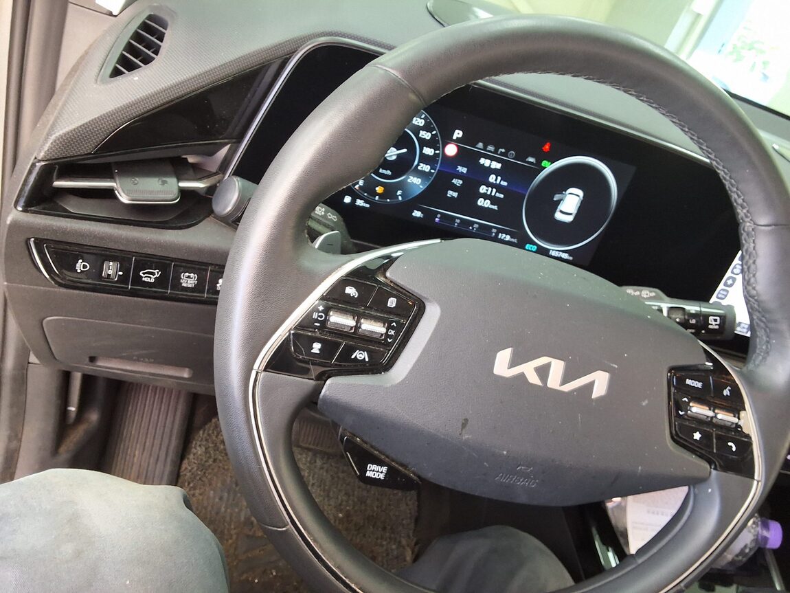 KIA THE ALL NEW NIRO 1.6 HEV PRESTIGE 2022 - zdjęcie 23