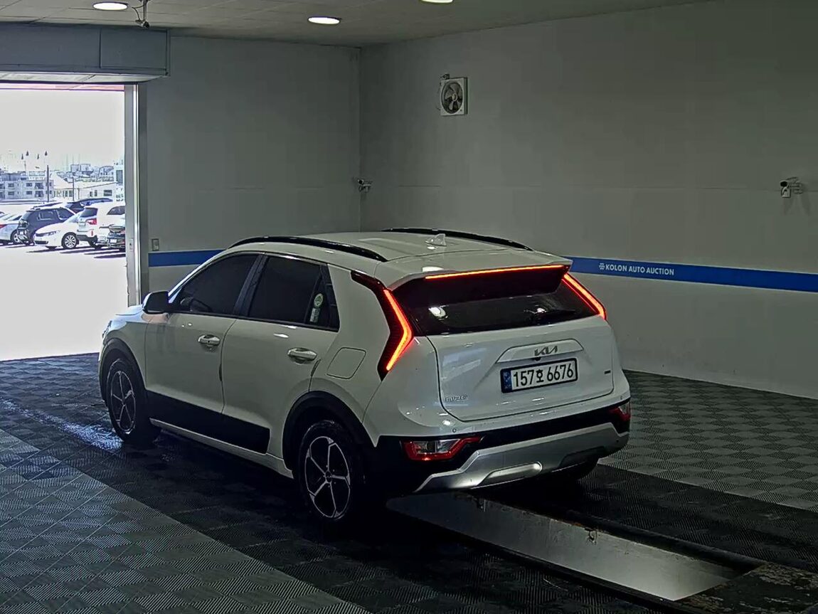 KIA THE ALL NEW NIRO 1.6 HEV PRESTIGE 2022 - zdjęcie 6