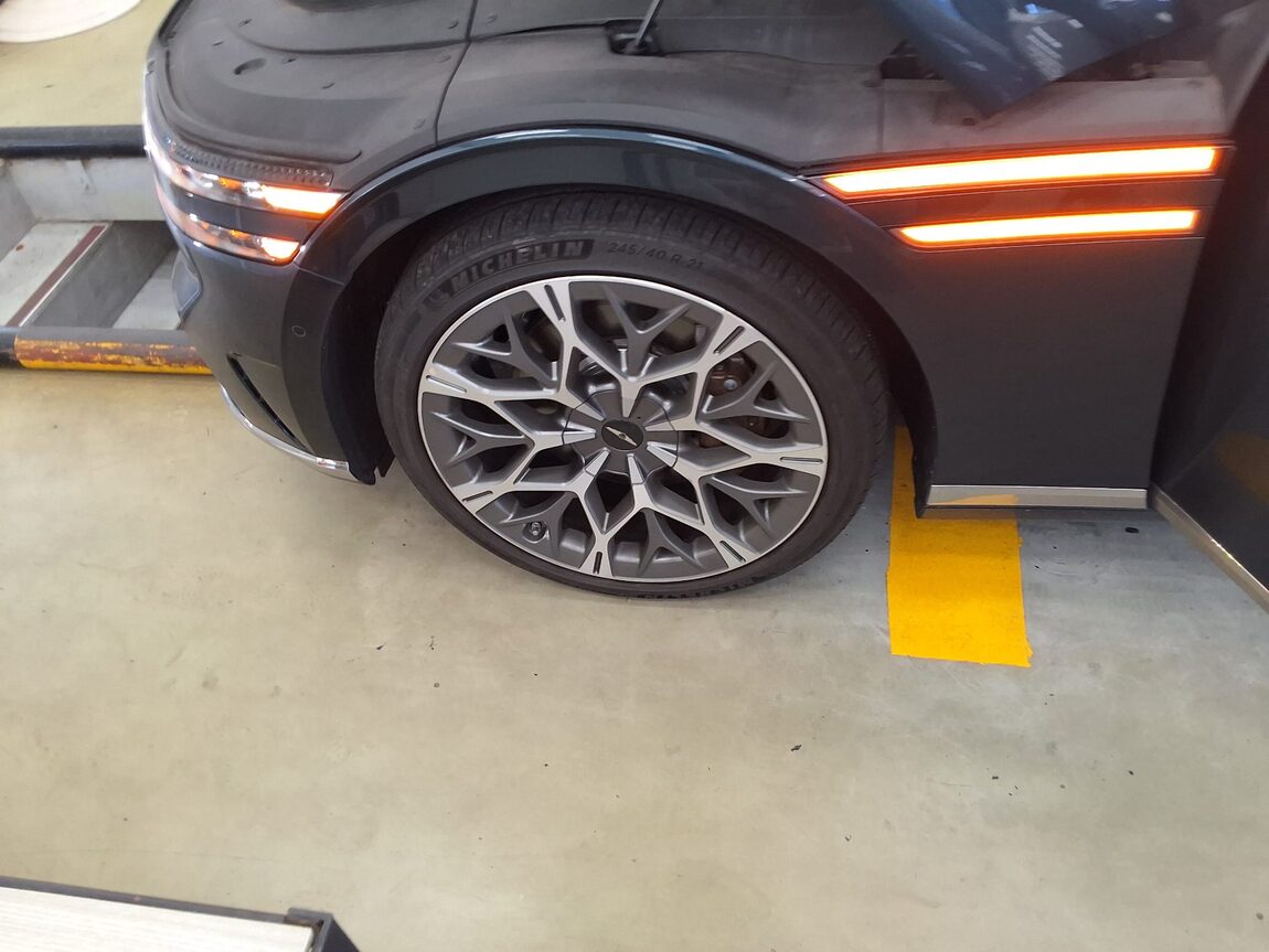 GENESIS NEW G90 3.5 TURBO ESC 4WD BASE MODEL 2023 - zdjęcie 23