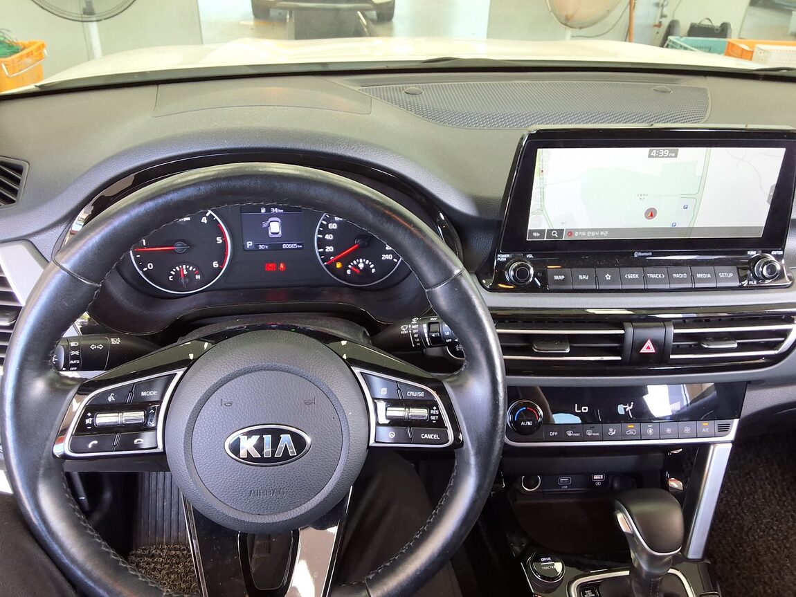 KIA SELTOS 1.6 DIESEL 2WD TRENDY 2021 - zdjęcie 18