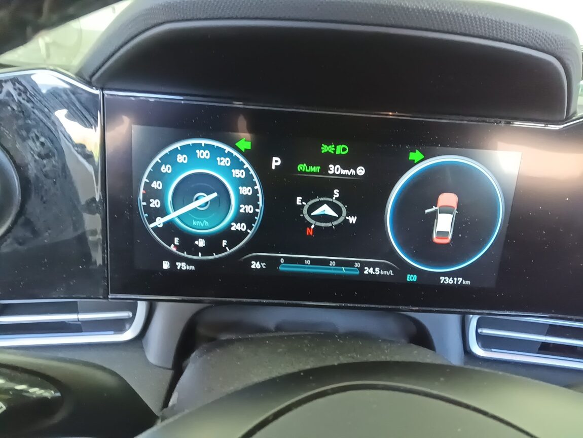 HYUNDAI AVANTE (CN7) 1.6 GASOLINE MODERN 2021 - zdjęcie 9