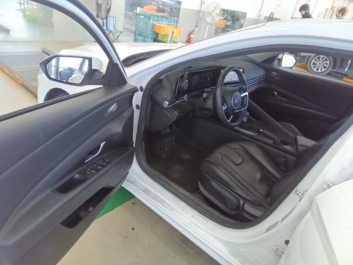 HYUNDAI AVANTE (CN7) 1.6 GASOLINE MODERN 2021 - zdjęcie 10