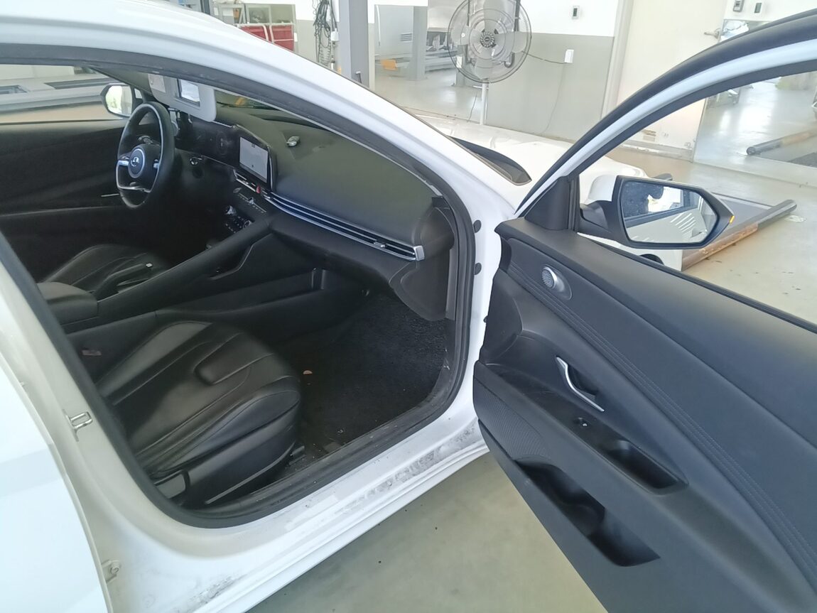 HYUNDAI AVANTE (CN7) 1.6 GASOLINE MODERN 2021 - zdjęcie 14