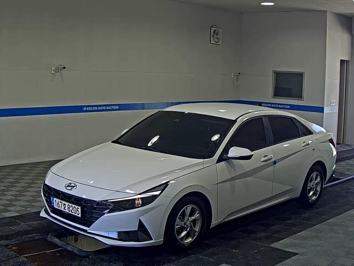 HYUNDAI AVANTE (CN7) 1.6 GASOLINE MODERN 2021 - zdjęcie 2