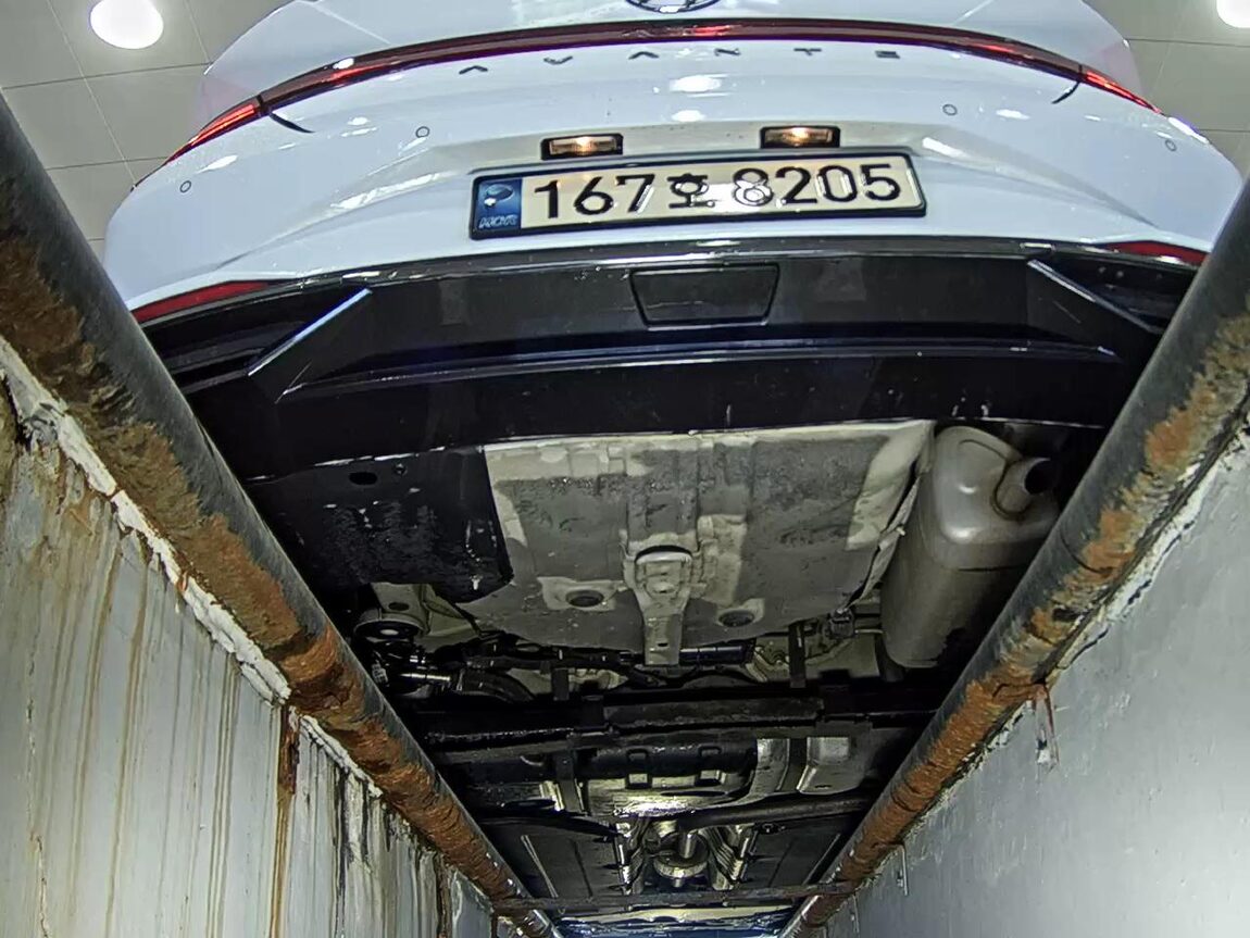 HYUNDAI AVANTE (CN7) 1.6 GASOLINE MODERN 2021 - zdjęcie 8