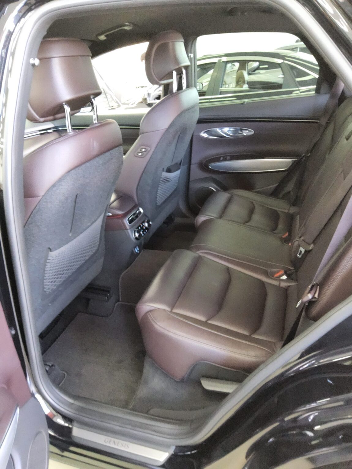 GENESIS GV70 2.5T 2WD BASE MODEL 2021 - zdjęcie 12