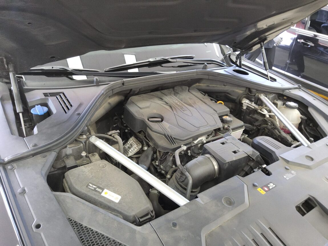GENESIS GV70 2.5T 2WD BASE MODEL 2021 - zdjęcie 18