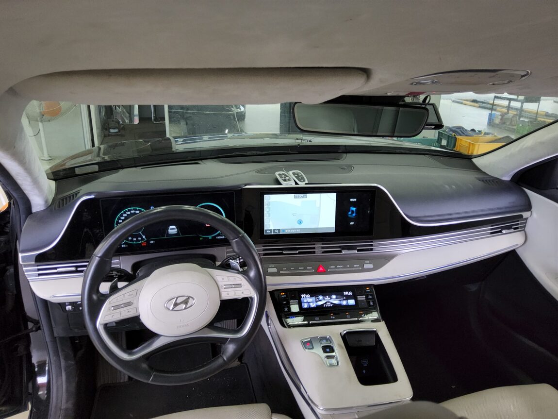 HYUNDAI THE NEW GRANDEUR IG HYBRID 2.4 HEV LE BLANC 2023 - zdjęcie 11