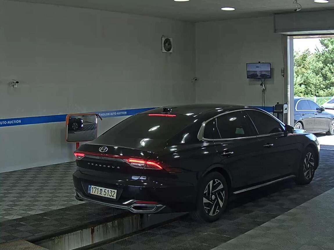 HYUNDAI THE NEW GRANDEUR IG HYBRID 2.4 HEV LE BLANC 2023 - zdjęcie 5