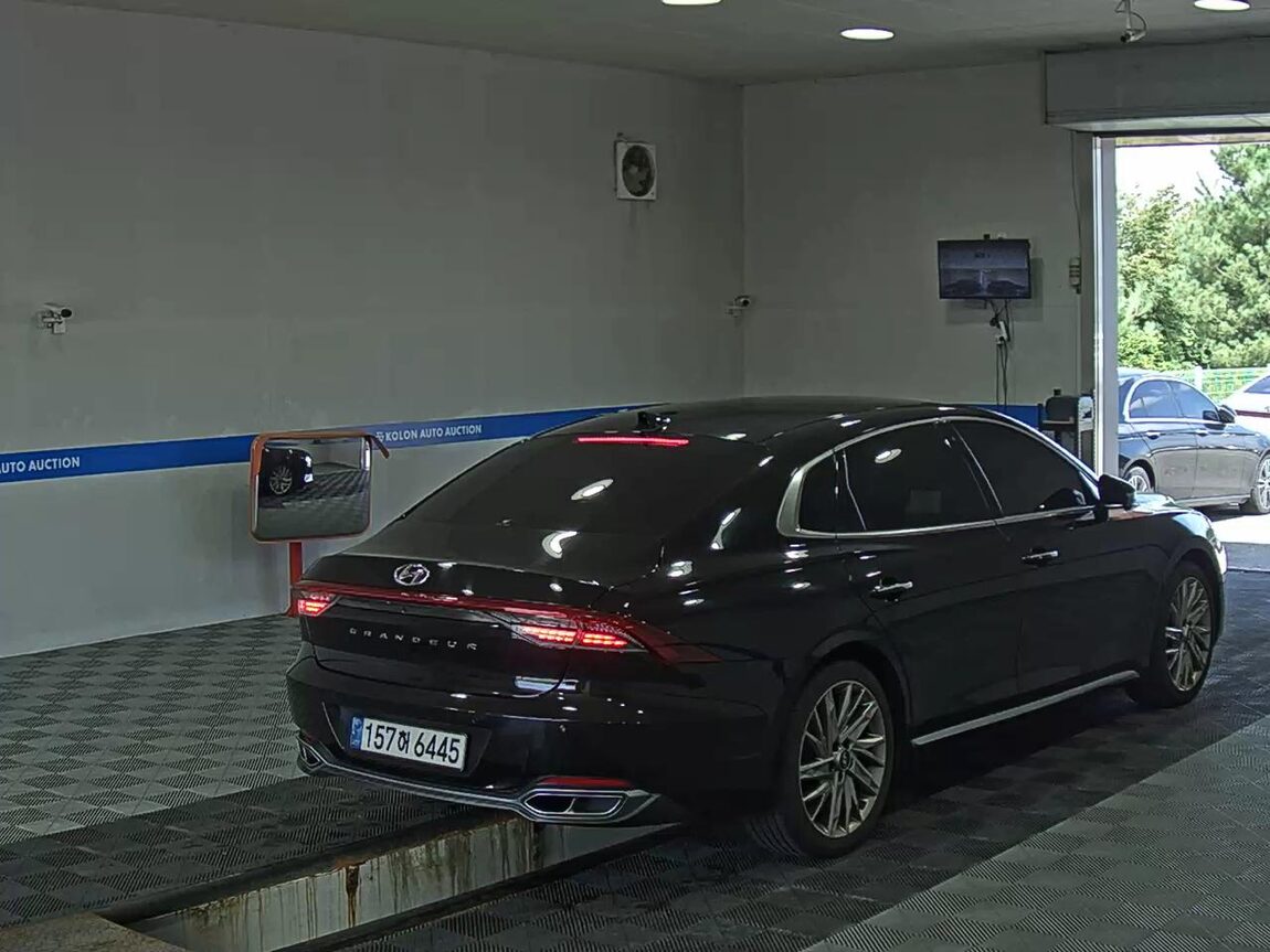 HYUNDAI THE NEW GRANDEUR IG GASOLINE 2.5 CALLIGRAPHY 2021 - zdjęcie 5