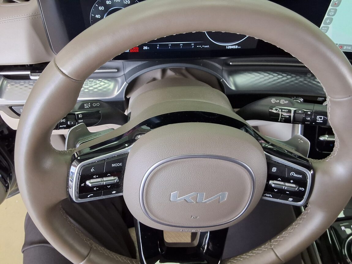 KIA NEW CARNIVAL (KA4) HI-LIMOUSINE 9-SEATER DIESEL SIGNATURE 2023 - zdjęcie 18