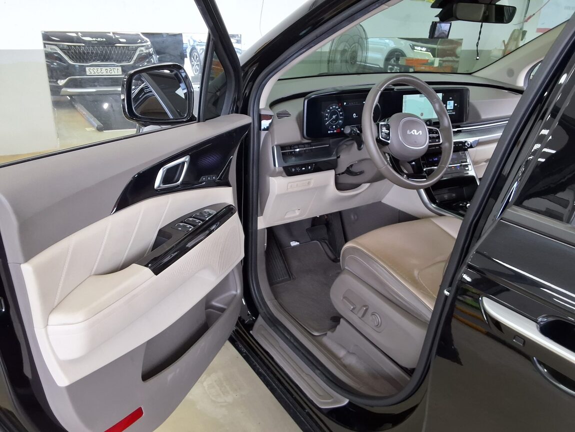 KIA NEW CARNIVAL (KA4) HI-LIMOUSINE 9-SEATER DIESEL SIGNATURE 2023 - zdjęcie 10