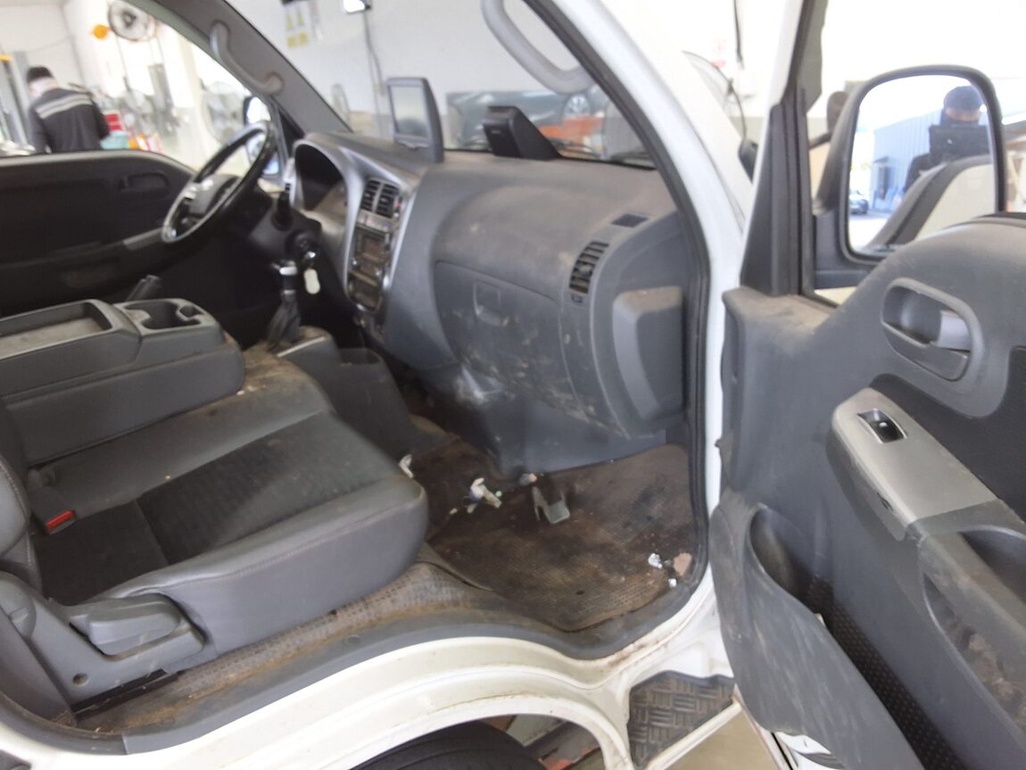 KIA THE NEW BONGO III CARGO WING BODY MANUAL 2020 - zdjęcie 13