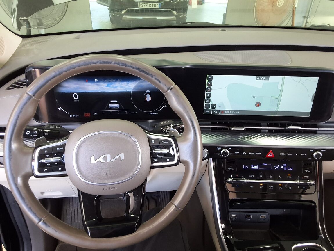 KIA NEW CARNIVAL (KA4) HI-LIMOUSINE 7-SEATER GASOLINE SIGNATURE 2023 - zdjęcie 18