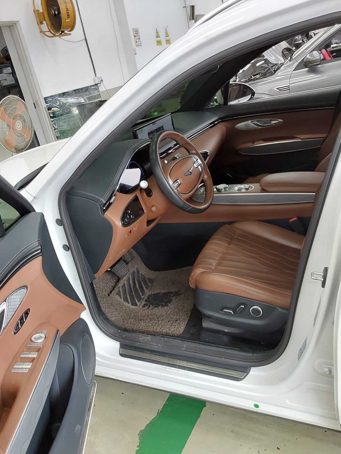 GENESIS GV70 2.5T AWD BASE MODEL 2023 - zdjęcie 10