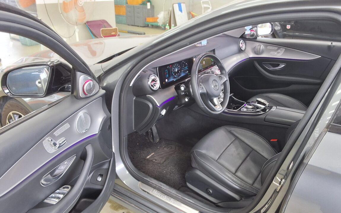 MERCEDES-BENZ E-CLASS (5TH GEN) E300 AVANTGARDE NIGHT PACK 2017 - zdjęcie 10