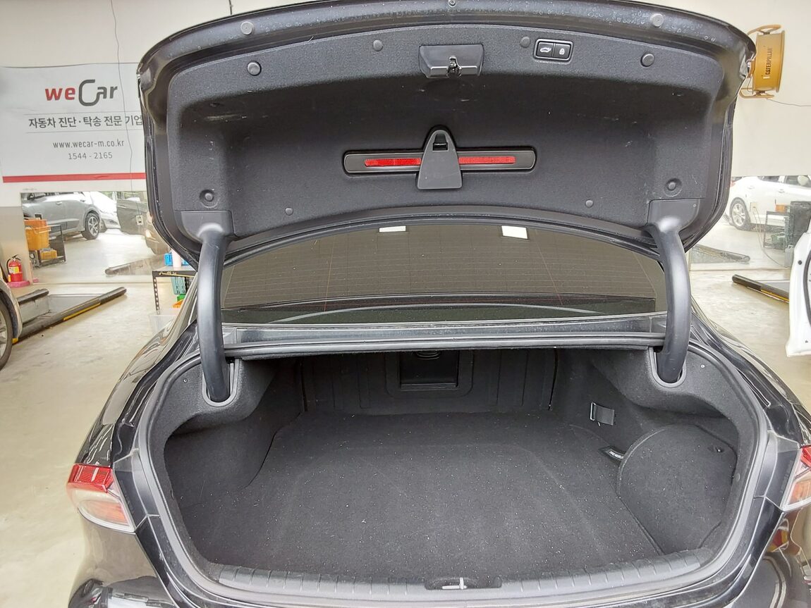 HYUNDAI THE NEW GRANDEUR IG HYBRID 2.4 HEV LE BLANC 2023 - zdjęcie 15