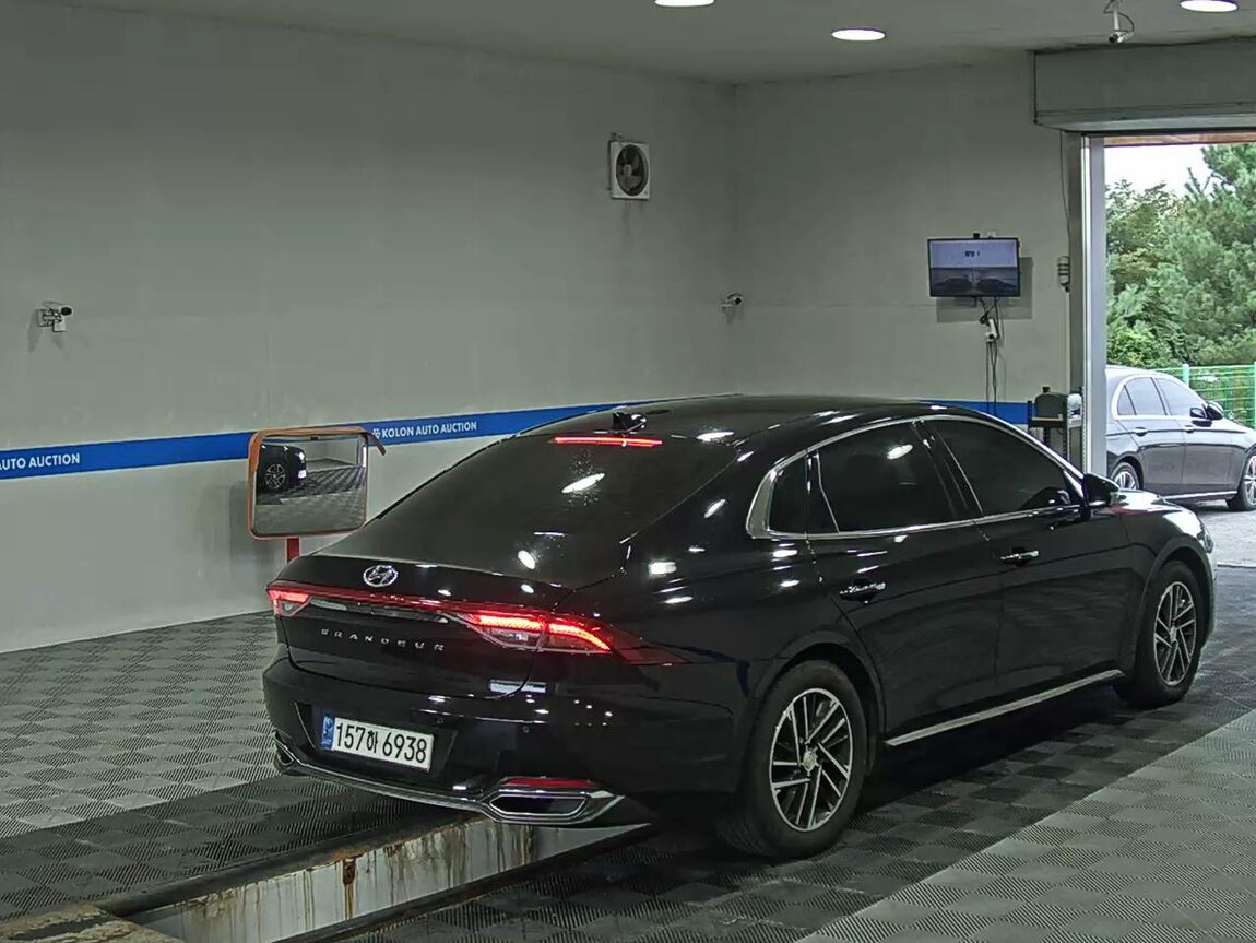HYUNDAI THE NEW GRANDEUR IG LPi 3.0 RENTAL CAR MODERN 2022 - zdjęcie 5